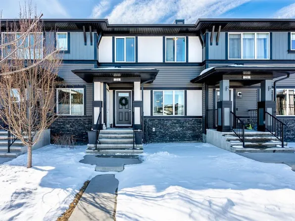 23 Belgian Line, Cochrane, AB T4C 0M3