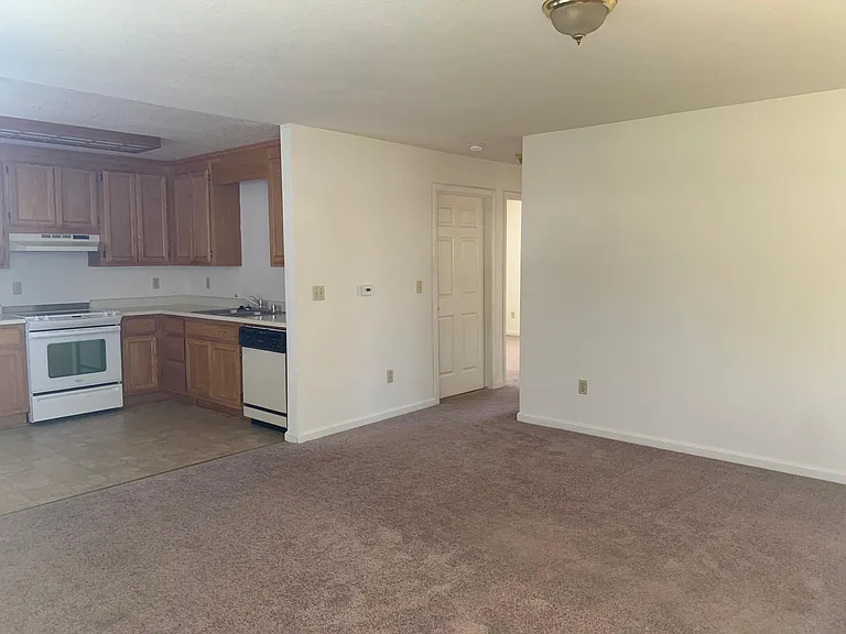 460 Russell Rd — Photo 2
