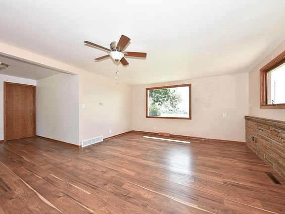 4th image of 9606 Western Ave