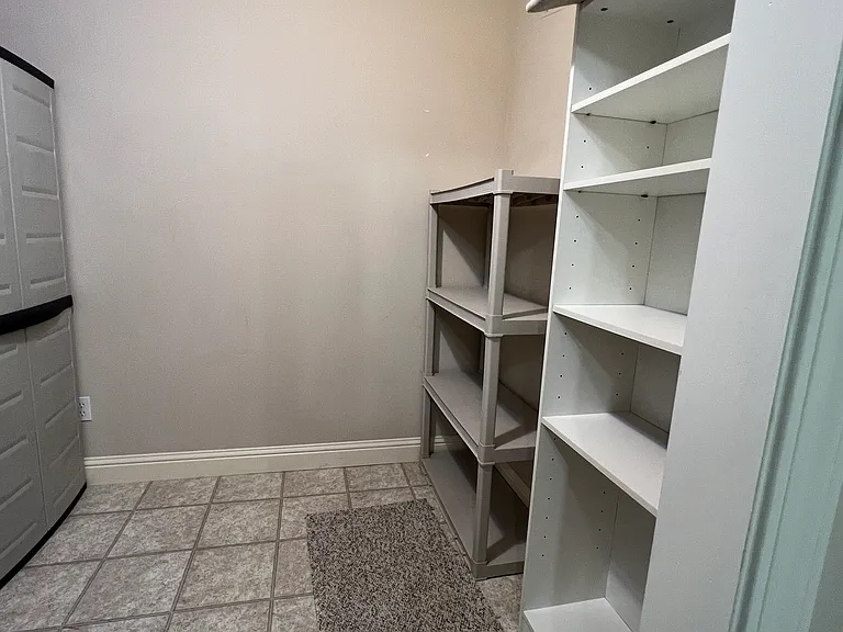 large pantry area to store most of your items.
