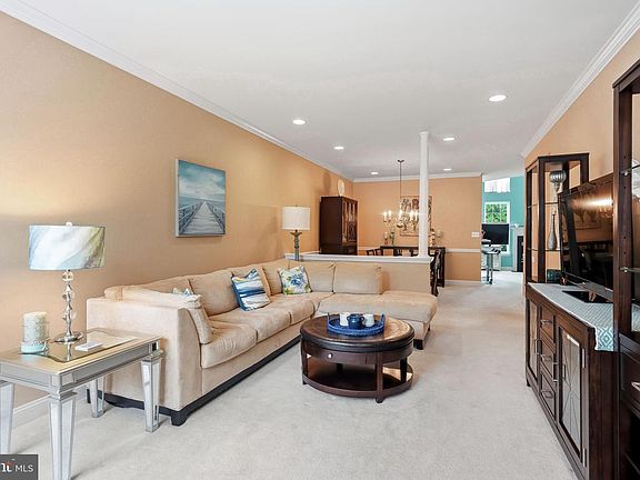 3rd image of 115 Stirrup Cir