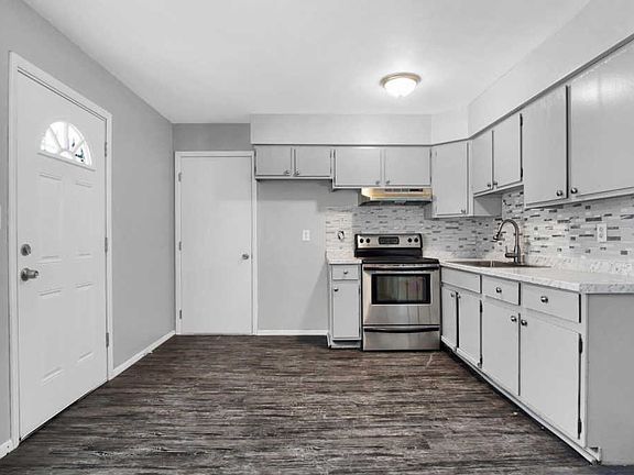 3rd image of 1411 E Belle Ave