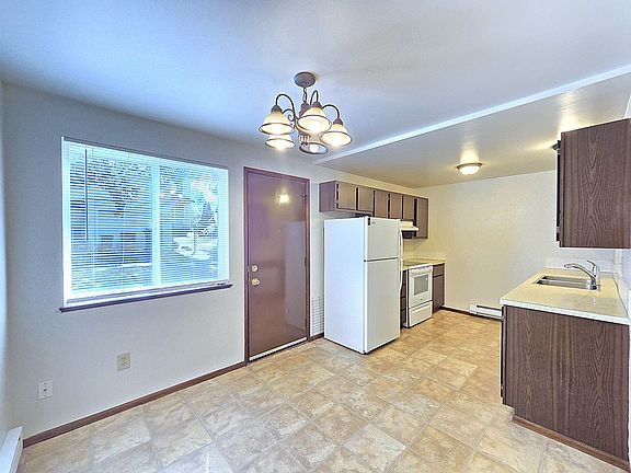 4th image of 1110 S Walnut Pl APT 2