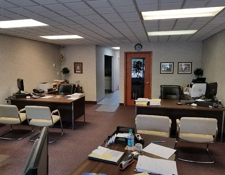2nd image of 3403 Rochester Rd