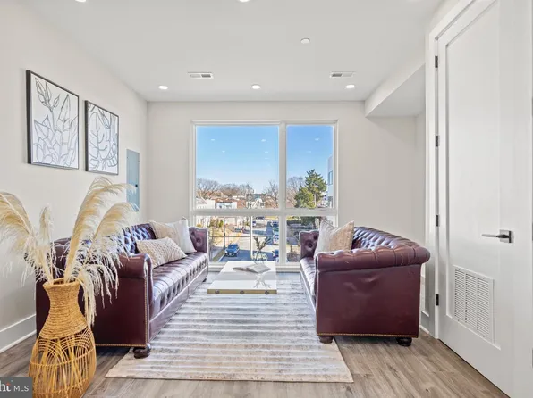 824 18th St NE #10, Washington, DC 20002