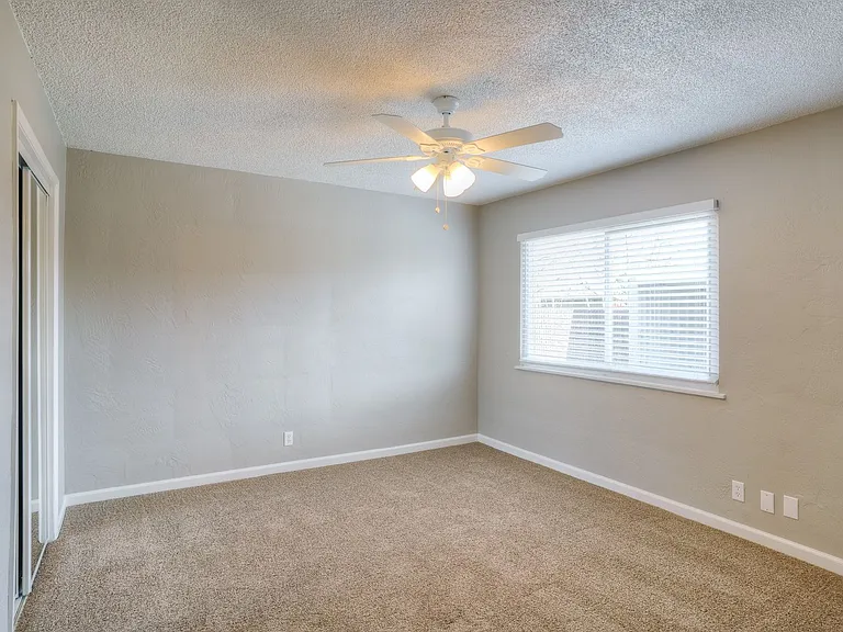 Phoenix Apartments — Photo 41
