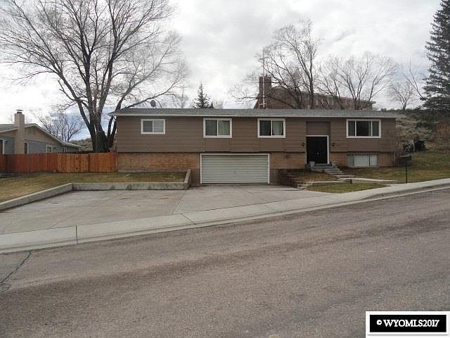 1st image of 1050 Boulder Dr