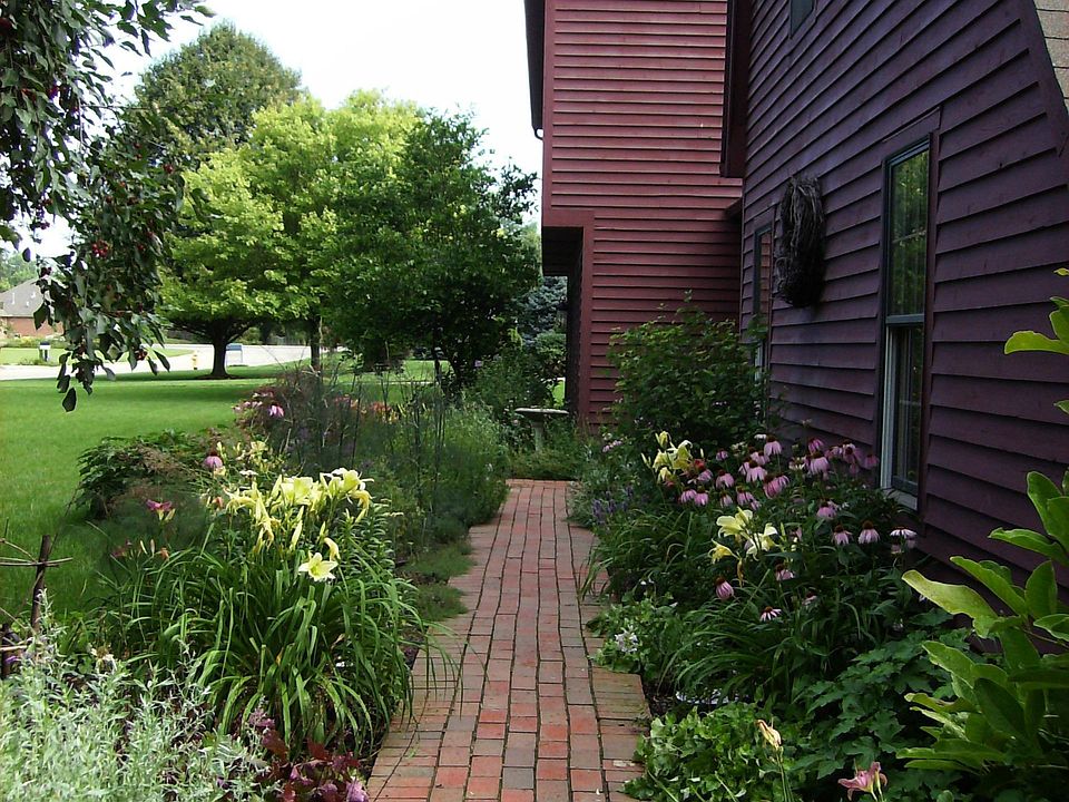 BRICK WALK WAY