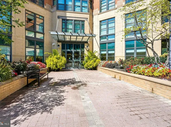 1830 Fountain Dr Unit 1004, Reston, VA 20190