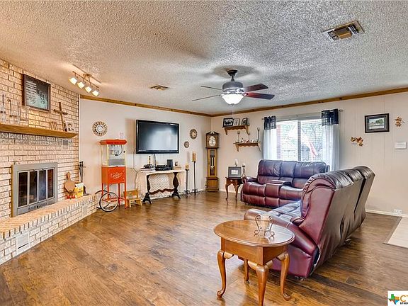 4th image of 1114 Gardenia Dr