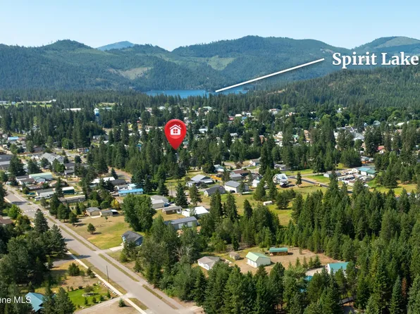 32530 N 8th Ave, Spirit Lake, ID 83869