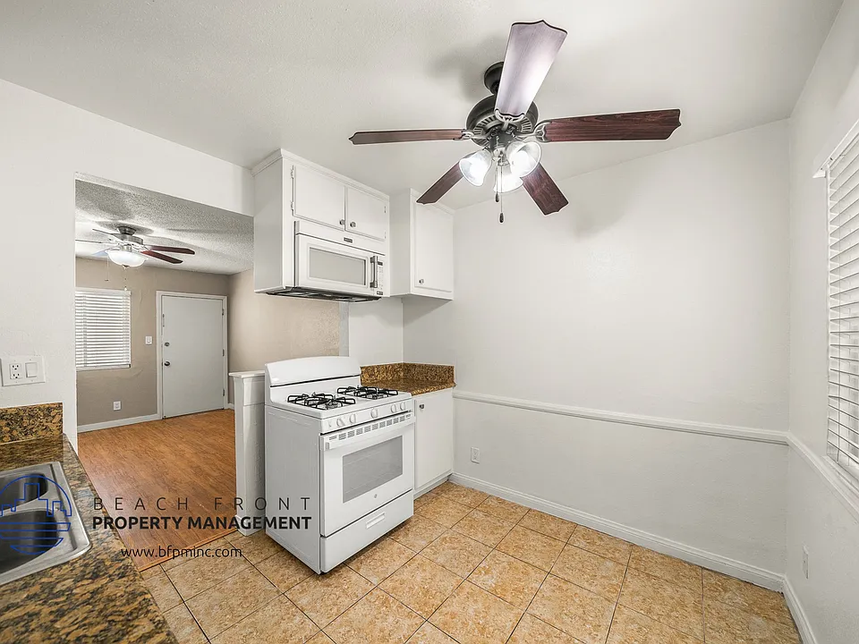 9320-9330 Elm Vista Dr.