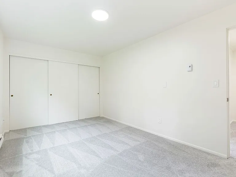 Barrett Apartments — Photo 60