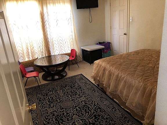 4th image of 607 Woodway Ln