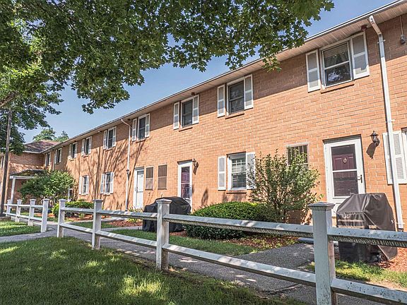 2nd image of 513 Elmwood Drive #513