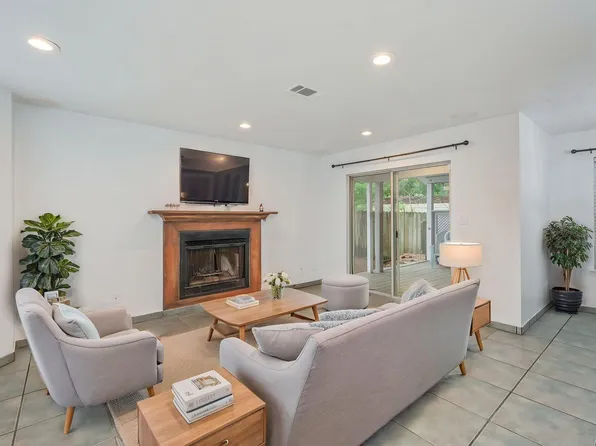 2 Forest Breeze Ct, Fort Walton Beach, FL 32547