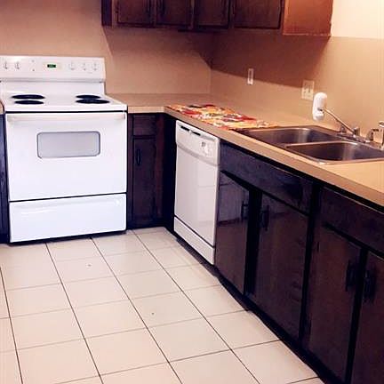 3rd image of 6515 Morrisglen Ct