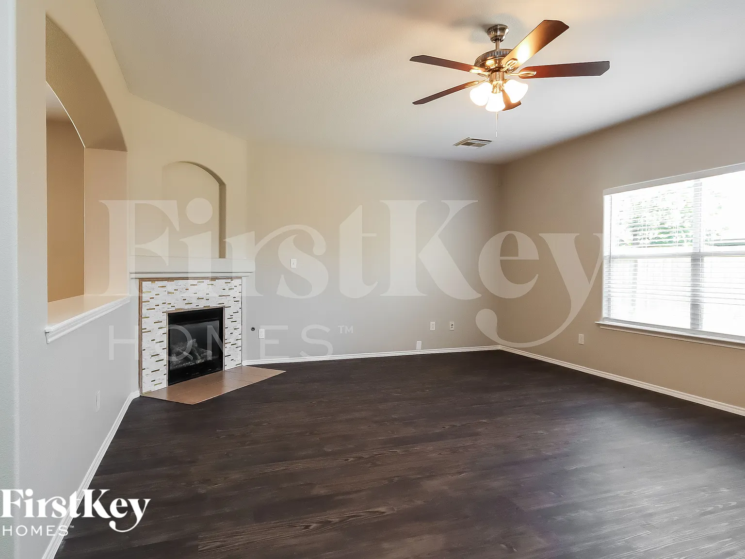 4 bed, 3.5 bath, 3996 sqft, $2,540 — Photo 3