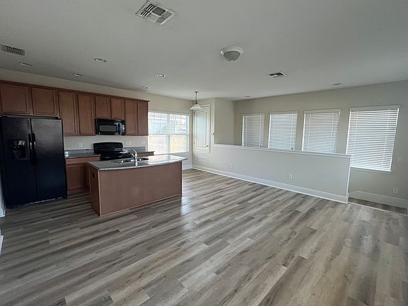 4th image of 8365 Mistral Dr
