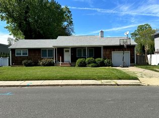 1104 Wall Rd, Spring Lake, NJ 07762