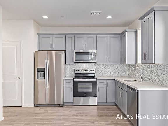 5th image of 3010 E Yale St #1