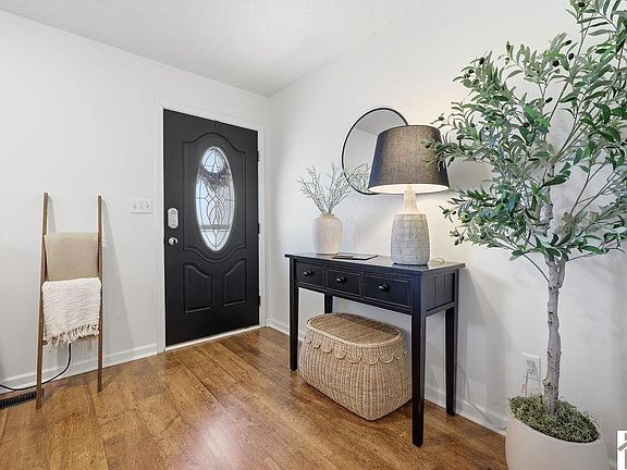 3rd image of 55 Heather Ln