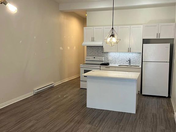 4th image of 103C Pitt St E #C