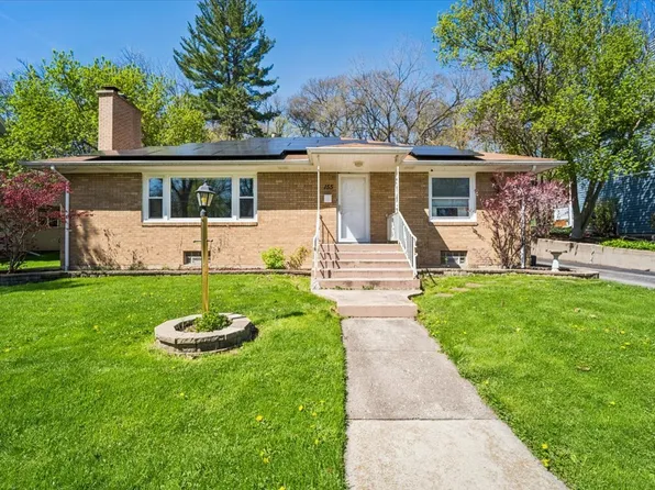 155 N Lincoln Ave, Carpentersville, IL 60110