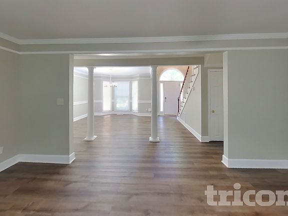 2nd image of 3125 Harold Way SW
