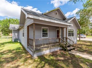 600 S Oak Ave, Luling, TX 78648
