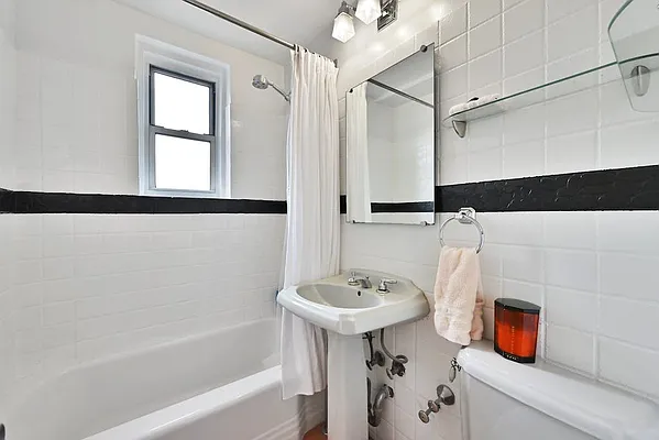 Rented by Christie's International Real Estate Group, LLC | media 13