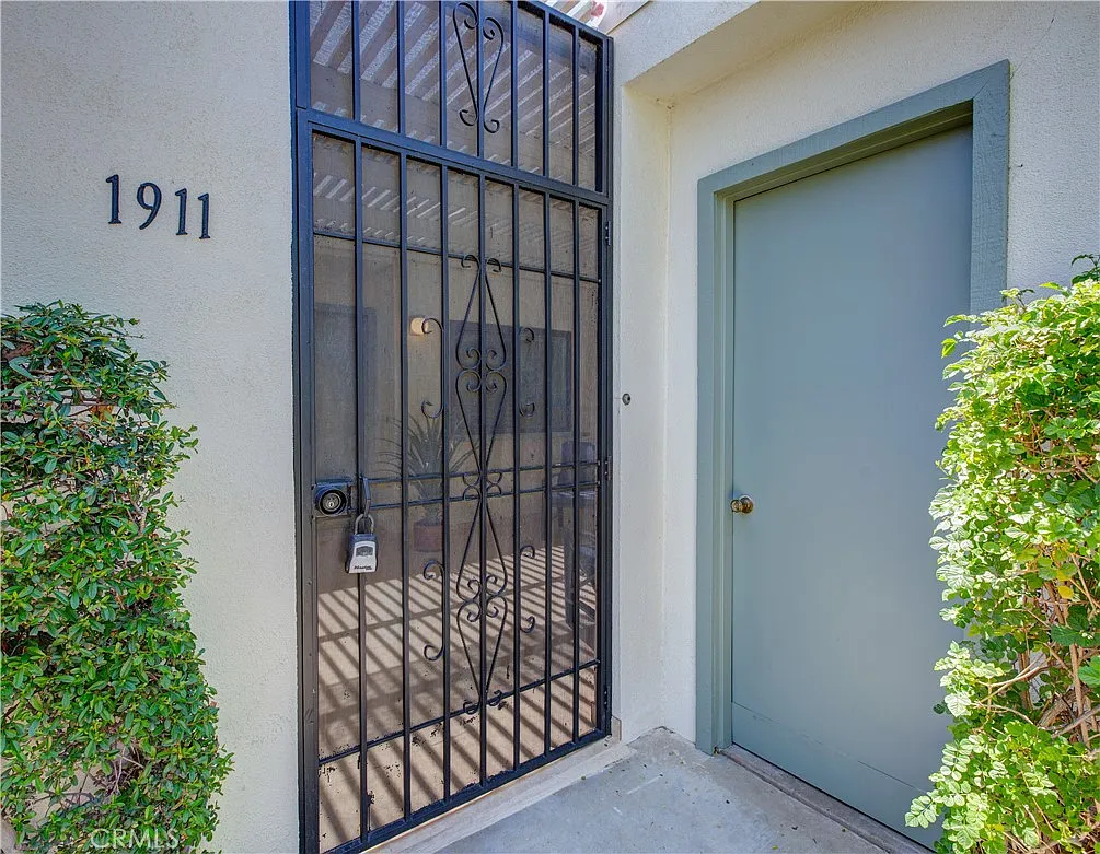 2 bed, 1391 sqft, $5,000 — Photo 3