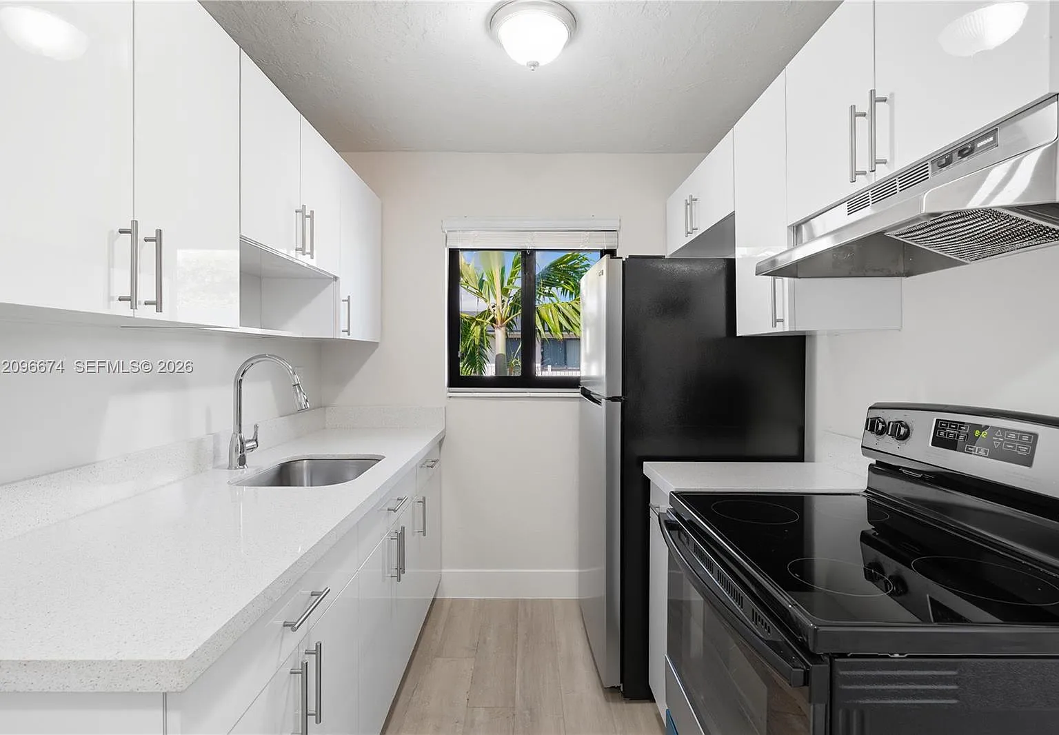1310 W 29th St — Photo 2