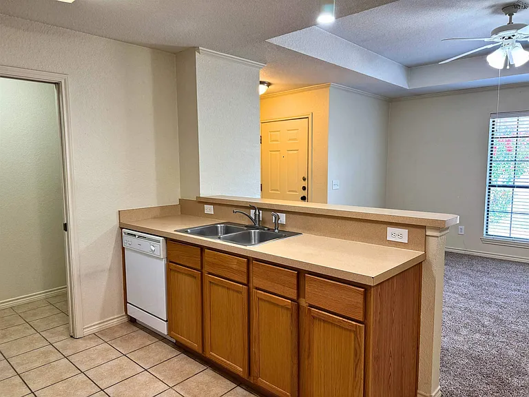 4710 Brookdale Dr — Photo 8