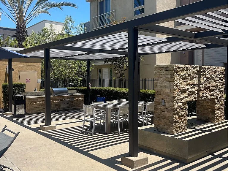 612 E Carson St #209 — Photo 14