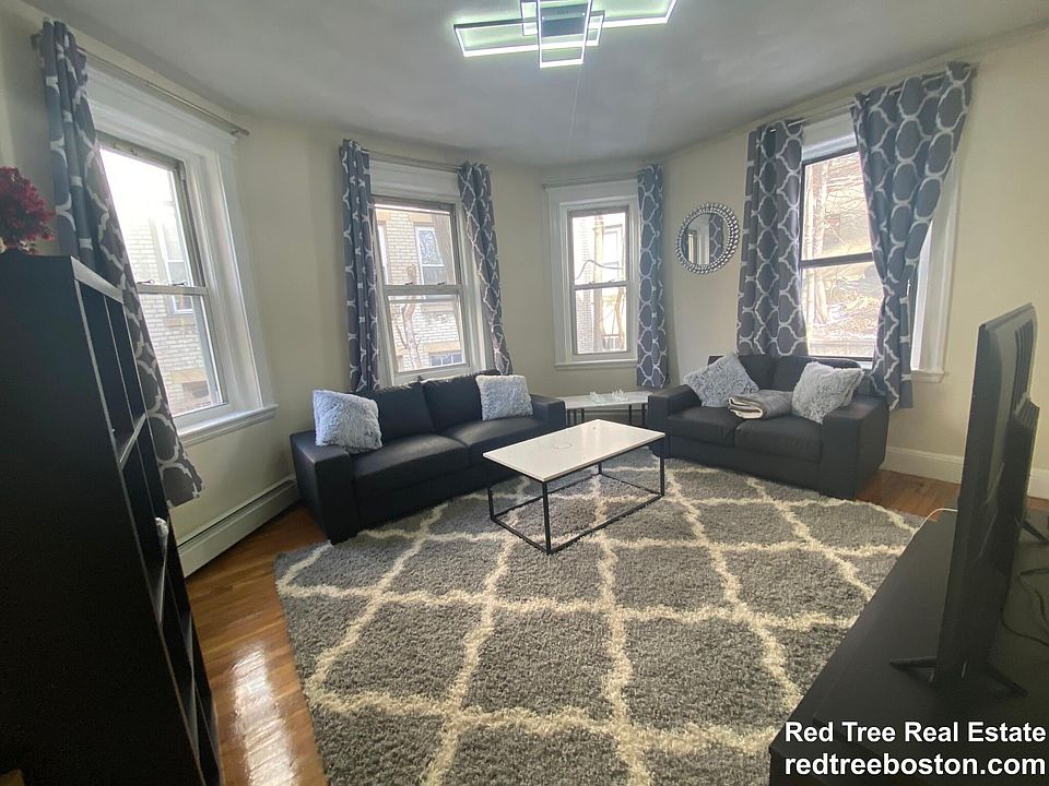 2nd image of 109 Strathmore Rd #109