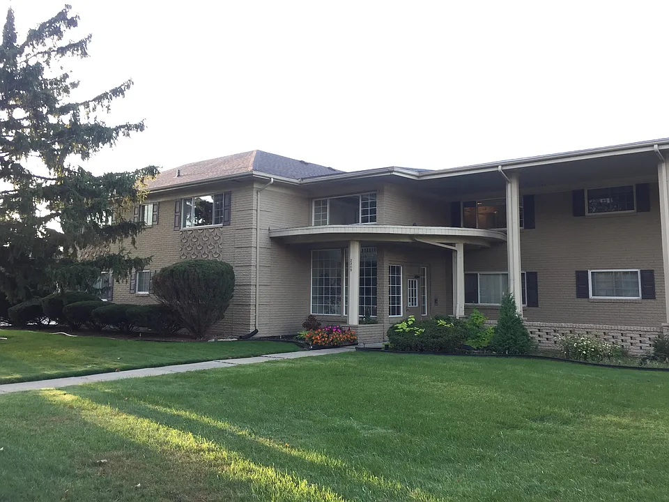 2309 Walton Blvd #35