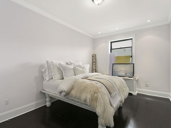2nd image of 225 Eastern Pkwy APT 3G