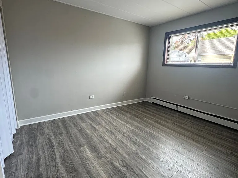 33rd Ave Apartments — Photo 4