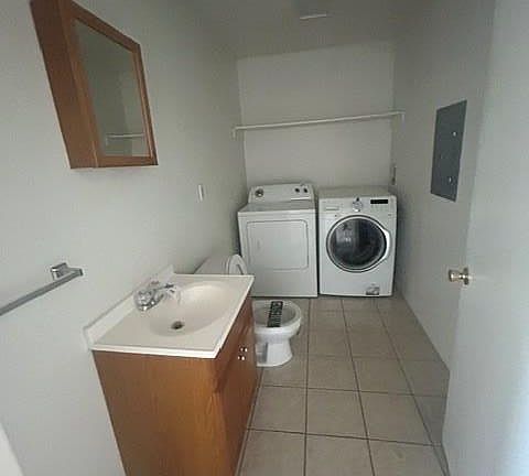 4th image of 716-718 E Clarion Dr