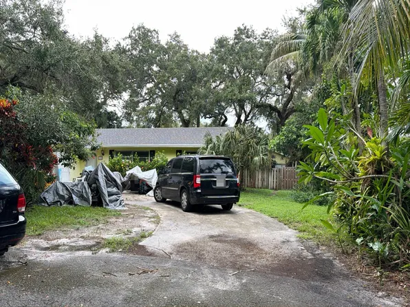 2685 W Edgewater Dr, Palm Beach Gardens, FL 33410