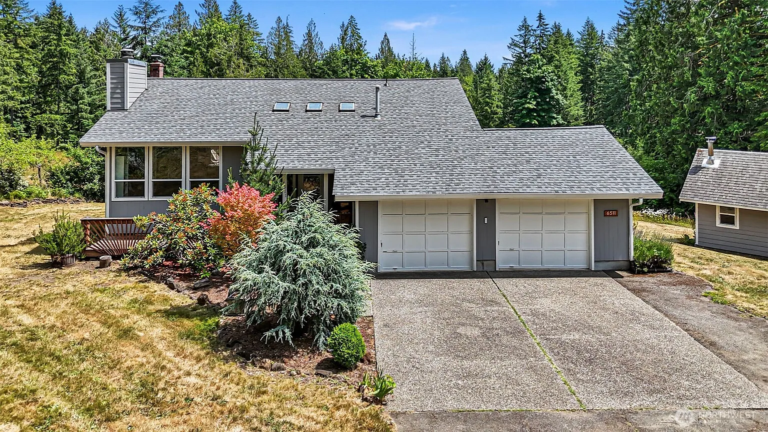 6511 Canyon Court SW photo 1