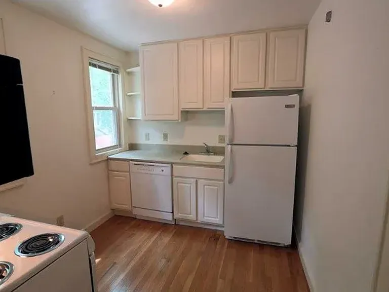 134 W Gilman St — Photo 6