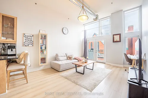 276 King St W #316 Photo 1