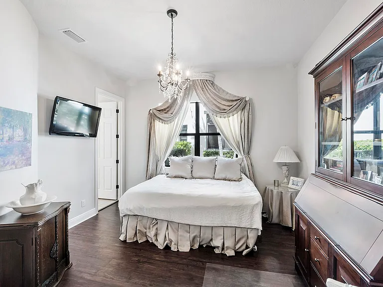 10282 Emerson St — Photo 36