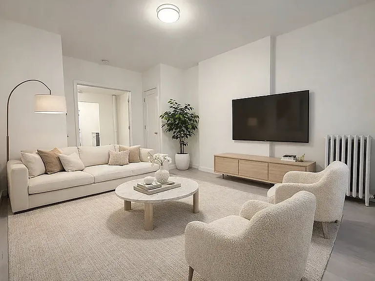 930 2nd Ave #2D — Photo 3