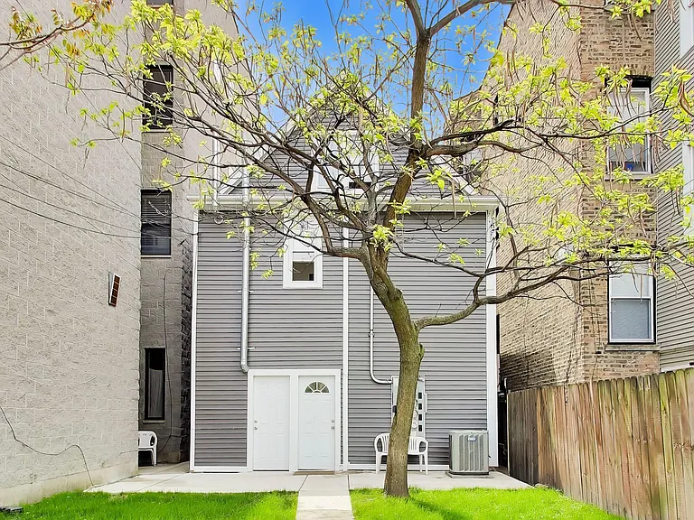 3450 W Diversey Ave #2 — Photo 28