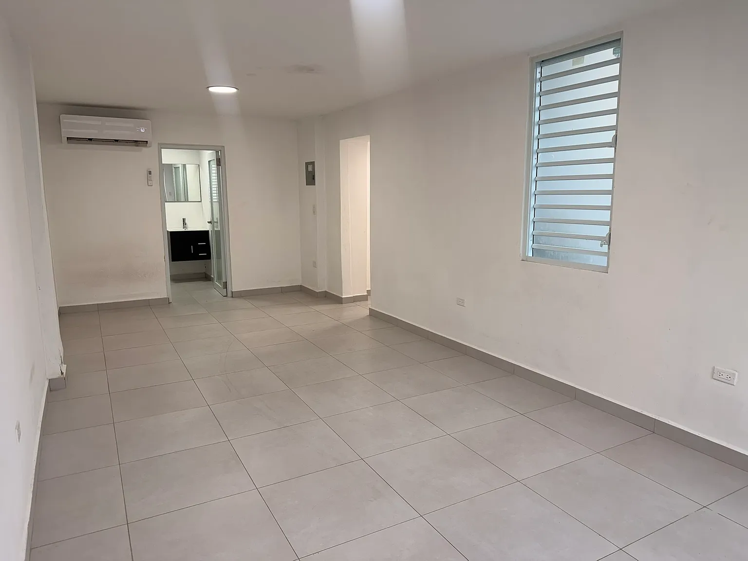 Studio, 385 sqft, $775 — Photo 4