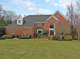 7 Strawberry Ln, Warren, NJ 07059