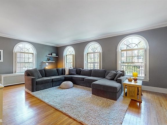 3rd image of 2043 W Farwell Ave APT 1W